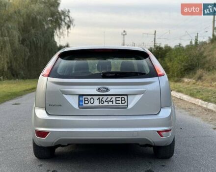 Серый Форд Фокус, объемом двигателя 1.6 л и пробегом 275 тыс. км за 5500 $, фото 4 на Automoto.ua