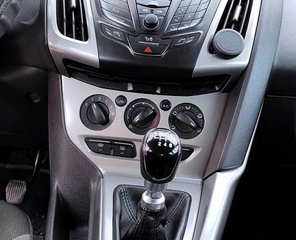 Сірий Форд Фокус, об'ємом двигуна 1.6 л та пробігом 252 тис. км за 7200 $, фото 5 на Automoto.ua