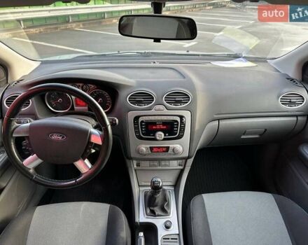 Серый Форд Фокус, объемом двигателя 2 л и пробегом 267 тыс. км за 5990 $, фото 12 на Automoto.ua