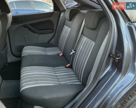 Серый Форд Фокус, объемом двигателя 1.4 л и пробегом 220 тыс. км за 5790 $, фото 8 на Automoto.ua