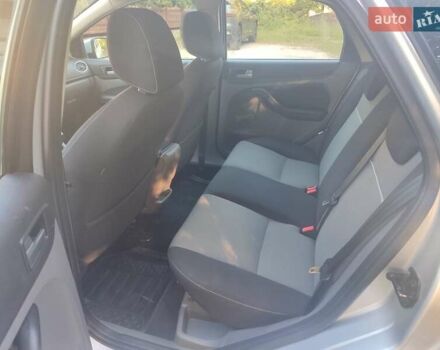 Серый Форд Фокус, объемом двигателя 1.6 л и пробегом 260 тыс. км за 5500 $, фото 2 на Automoto.ua