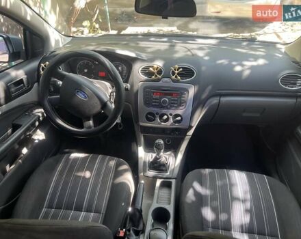 Серый Форд Фокус, объемом двигателя 1.4 л и пробегом 251 тыс. км за 4999 $, фото 11 на Automoto.ua