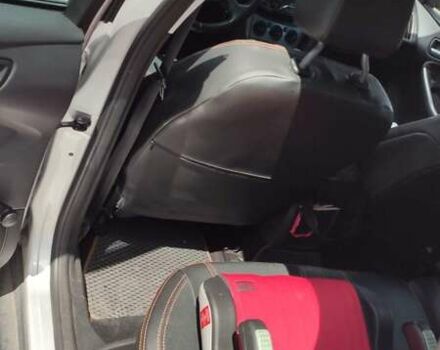 Сірий Форд Фокус, об'ємом двигуна 1.6 л та пробігом 249 тис. км за 6900 $, фото 36 на Automoto.ua