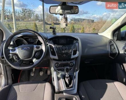 Серый Форд Фокус, объемом двигателя 1.56 л и пробегом 225 тыс. км за 8500 $, фото 7 на Automoto.ua