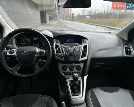 Сірий Форд Фокус, об'ємом двигуна 1.6 л та пробігом 249 тис. км за 7400 $, фото 10 на Automoto.ua