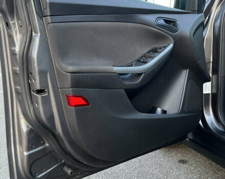 Серый Форд Фокус, объемом двигателя 2 л и пробегом 195 тыс. км за 6300 $, фото 14 на Automoto.ua