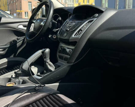 Форд Фокус 2013 у Києві на Automoto.ua Сірий Форд Фокус, об'ємом двигуна 1 л та пробігом 169 тис. км за 6700 $, фото 10 на Automoto.ua