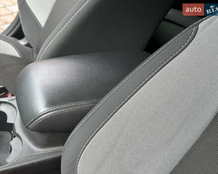 Серый Форд Фокус, объемом двигателя 2 л и пробегом 178 тыс. км за 6450 $, фото 88 на Automoto.ua