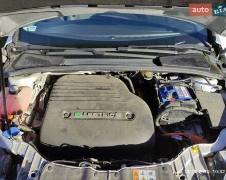 Серый Форд Фокус, объемом двигателя 0 л и пробегом 93 тыс. км за 7300 $, фото 8 на Automoto.ua