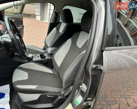 Серый Форд Фокус, объемом двигателя 2 л и пробегом 178 тыс. км за 6450 $, фото 91 на Automoto.ua