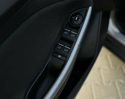 Серый Форд Фокус, объемом двигателя 1.6 л и пробегом 242 тыс. км за 5399 $, фото 7 на Automoto.ua