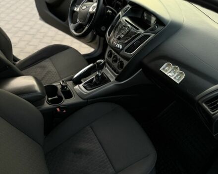 Серый Форд Фокус, объемом двигателя 1.6 л и пробегом 242 тыс. км за 5400 $, фото 6 на Automoto.ua