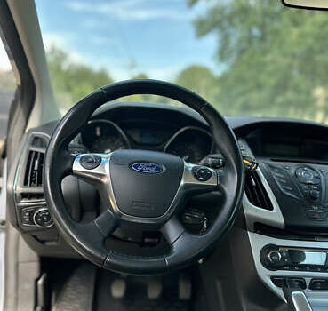 Серый Форд Фокус, объемом двигателя 1 л и пробегом 190 тыс. км за 6950 $, фото 1 на Automoto.ua