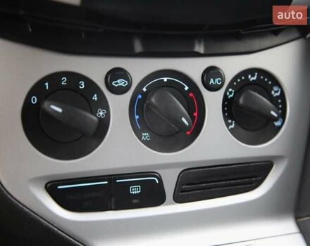 Сірий Форд Фокус, об'ємом двигуна 2 л та пробігом 163 тис. км за 7600 $, фото 17 на Automoto.ua