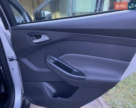 Серый Форд Фокус, объемом двигателя 1.6 л и пробегом 198 тыс. км за 9800 $, фото 7 на Automoto.ua