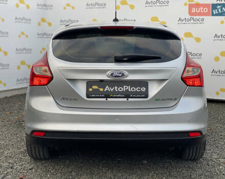 Сірий Форд Фокус, об'ємом двигуна 0 л та пробігом 106 тис. км за 6700 $, фото 79 на Automoto.ua