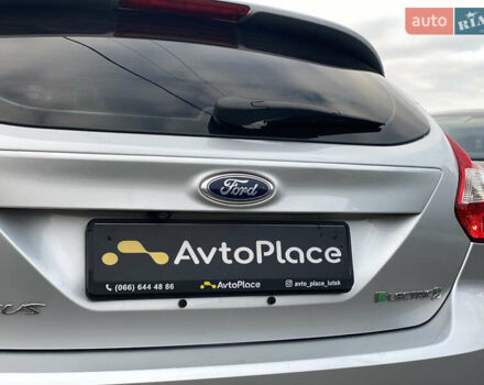 Сірий Форд Фокус, об'ємом двигуна 0 л та пробігом 106 тис. км за 6700 $, фото 68 на Automoto.ua