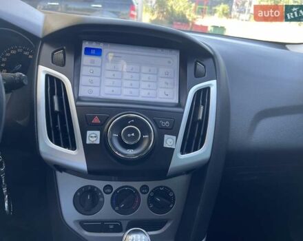 Серый Форд Фокус, объемом двигателя 1.56 л и пробегом 155 тыс. км за 8100 $, фото 9 на Automoto.ua