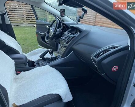 Серый Форд Фокус, объемом двигателя 1.6 л и пробегом 198 тыс. км за 9800 $, фото 16 на Automoto.ua