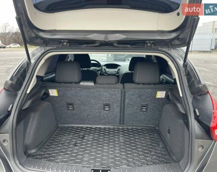 Серый Форд Фокус, объемом двигателя 2 л и пробегом 130 тыс. км за 7700 $, фото 10 на Automoto.ua