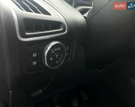 Сірий Форд Фокус, об'ємом двигуна 1 л та пробігом 129 тис. км за 6499 $, фото 29 на Automoto.ua