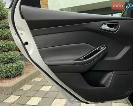 Форд Фокус 2014 в Стрые на Automoto.ua Серый Форд Фокус, объемом двигателя 1.6 л и пробегом 197 тыс. км за 9350 $, фото 89 на Automoto.ua