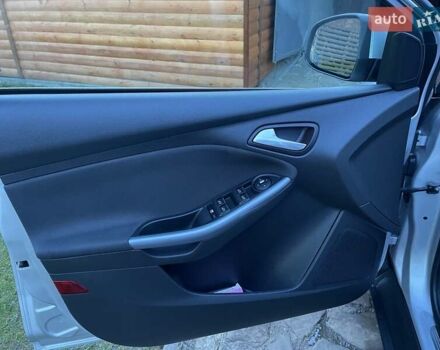 Серый Форд Фокус, объемом двигателя 1.6 л и пробегом 198 тыс. км за 9800 $, фото 17 на Automoto.ua