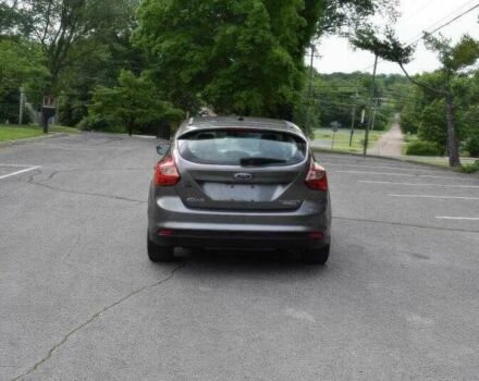 Сірий Форд Фокус, об'ємом двигуна 2 л та пробігом 132 тис. км за 4500 $, фото 5 на Automoto.ua