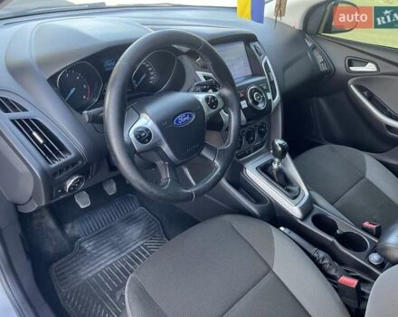 Серый Форд Фокус, объемом двигателя 1.56 л и пробегом 155 тыс. км за 8100 $, фото 6 на Automoto.ua