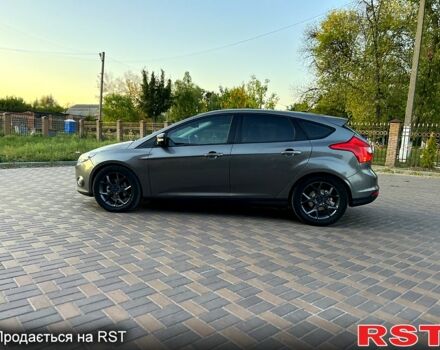 Сірий Форд Фокус, об'ємом двигуна 2 л та пробігом 218 тис. км за 6999 $, фото 2 на Automoto.ua
