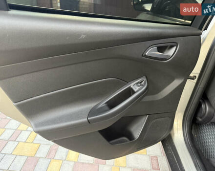 Серый Форд Фокус, объемом двигателя 2 л и пробегом 160 тыс. км за 8700 $, фото 26 на Automoto.ua