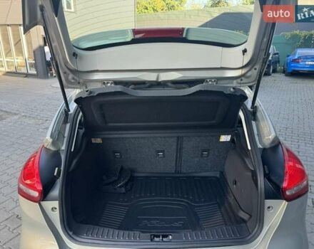 Сірий Форд Фокус, об'ємом двигуна 2 л та пробігом 137 тис. км за 9200 $, фото 4 на Automoto.ua