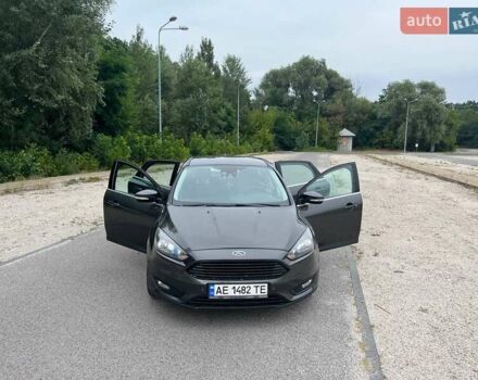Сірий Форд Фокус, об'ємом двигуна 2 л та пробігом 150 тис. км за 8799 $, фото 5 на Automoto.ua