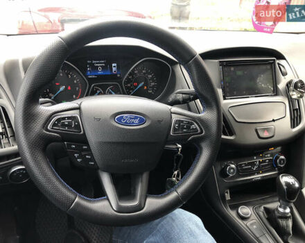 Серый Форд Фокус, объемом двигателя 1 л и пробегом 186 тыс. км за 5200 $, фото 4 на Automoto.ua