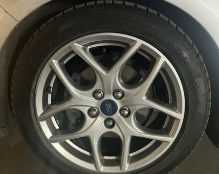 Сірий Форд Фокус, об'ємом двигуна 2 л та пробігом 141 тис. км за 9000 $, фото 32 на Automoto.ua