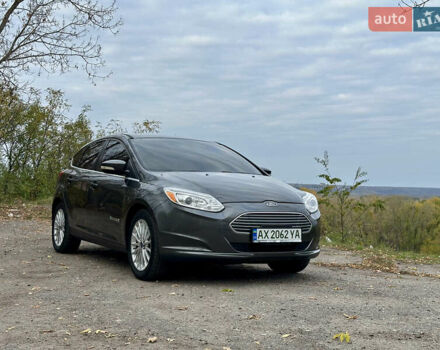 Серый Форд Фокус, объемом двигателя 0 л и пробегом 137 тыс. км за 7350 $, фото 2 на Automoto.ua