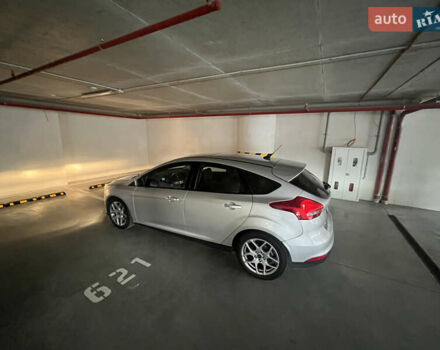 Сірий Форд Фокус, об'ємом двигуна 2 л та пробігом 141 тис. км за 9000 $, фото 5 на Automoto.ua