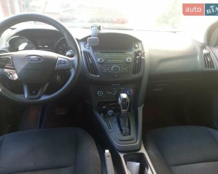 Сірий Форд Фокус, об'ємом двигуна 2 л та пробігом 107 тис. км за 7700 $, фото 4 на Automoto.ua