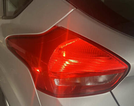 Сірий Форд Фокус, об'ємом двигуна 2 л та пробігом 141 тис. км за 9000 $, фото 37 на Automoto.ua