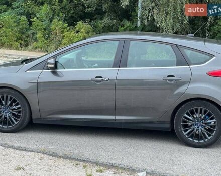 Сірий Форд Фокус, об'ємом двигуна 2 л та пробігом 150 тис. км за 8799 $, фото 1 на Automoto.ua