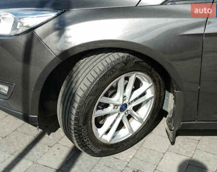 Серый Форд Фокус, объемом двигателя 1 л и пробегом 162 тыс. км за 9500 $, фото 4 на Automoto.ua