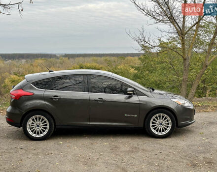 Серый Форд Фокус, объемом двигателя 0 л и пробегом 137 тыс. км за 7350 $, фото 6 на Automoto.ua