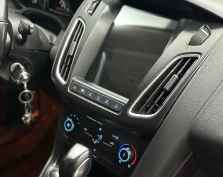 Серый Форд Фокус, объемом двигателя 2 л и пробегом 150 тыс. км за 7000 $, фото 7 на Automoto.ua