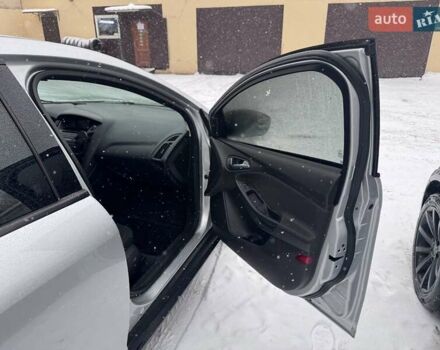 Сірий Форд Фокус, об'ємом двигуна 2 л та пробігом 95 тис. км за 8500 $, фото 22 на Automoto.ua