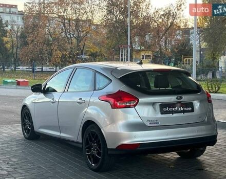 Сірий Форд Фокус, об'ємом двигуна 2 л та пробігом 82 тис. км за 9999 $, фото 4 на Automoto.ua