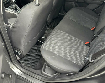 Серый Форд Фокус, объемом двигателя 1.5 л и пробегом 253 тыс. км за 9750 $, фото 14 на Automoto.ua