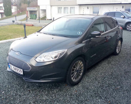 Форд Фокус 2016 в Луцке на Automoto.ua Серый Форд Фокус, объемом двигателя 0 л и пробегом 100 тыс. км за 6999 $, фото 33 на Automoto.ua