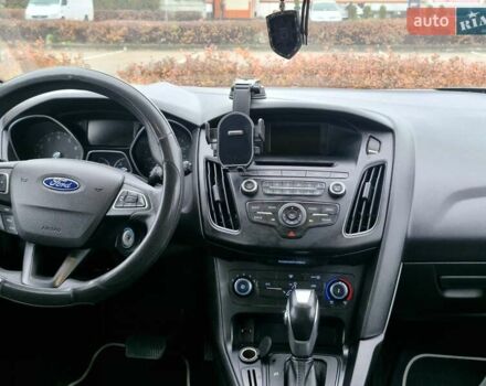 Серый Форд Фокус, объемом двигателя 1.9 л и пробегом 188 тыс. км за 8100 $, фото 4 на Automoto.ua
