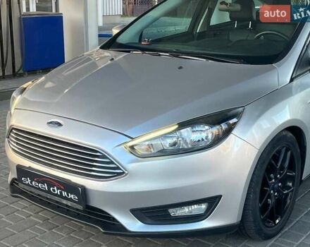 Сірий Форд Фокус, об'ємом двигуна 2 л та пробігом 82 тис. км за 9999 $, фото 1 на Automoto.ua