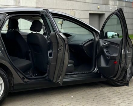 Серый Форд Фокус, объемом двигателя 2 л и пробегом 286 тыс. км за 7200 $, фото 9 на Automoto.ua